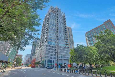 653 N Kingsbury Street, Chicago, IL 60610