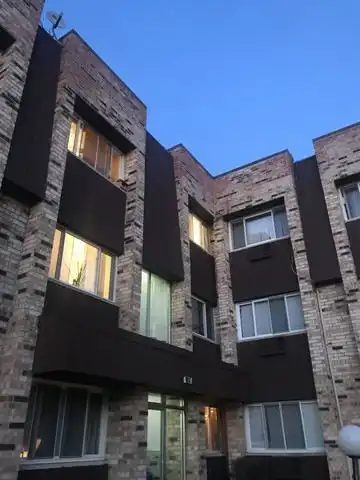 8651 W Foster Avenue, Chicago, IL 60656