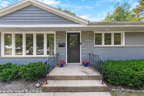 240 Riverside Drive, Northfield, IL 60093