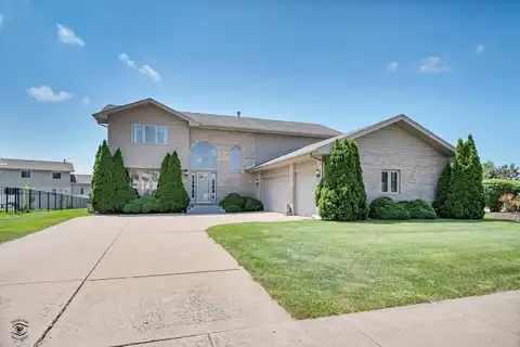 7959 Brookside Glen Drive, Tinley Park, IL 60487