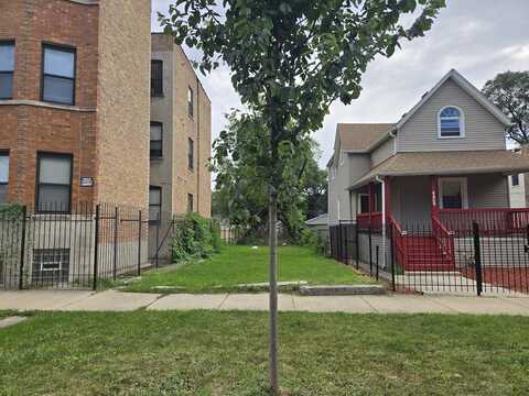 4407 W Maypole Avenue, Chicago, IL 60624