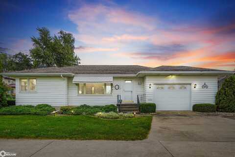 909 1/2 E South Street, Marshalltown, IA 50158