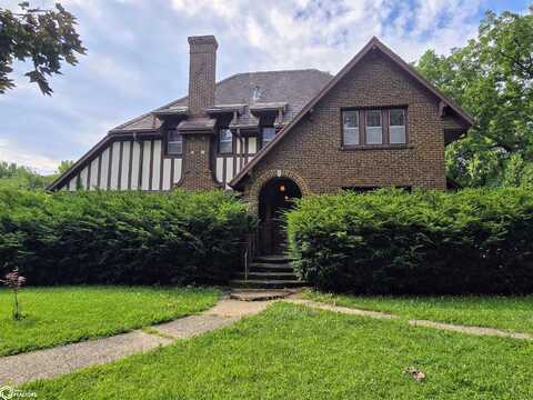 1104 W Adams Street, Creston, IA 50801