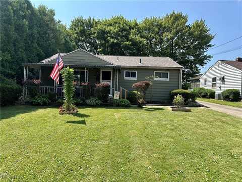 2211 Chaney Circle, Youngstown, OH 44509