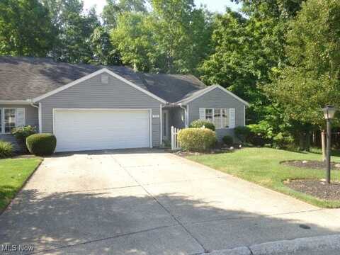 9834 Brookline Oval, Strongsville, OH 44136