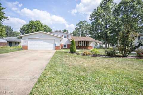 8004 Sapphire Avenue NE, Canton, OH 44721
