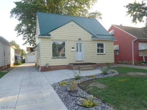 8318 Pinegrove Avenue, Parma, OH 44129