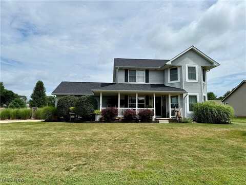 411 Heritage Drive, Tuscarawas, OH 44682