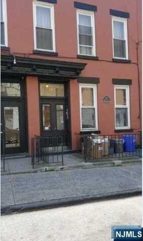 107 4th Street 3w, Hoboken, NJ 07030
