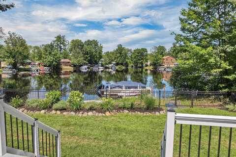 8 Nancy Drive, Belmont, NH 03220
