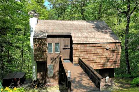 323 Crimson Hawk Road, Plymouth, VT 05056