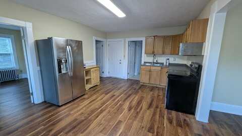 34 Maple Street, Derry, NH 03038