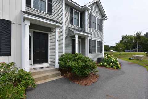 30 Brook Street, Derry, NH 03038