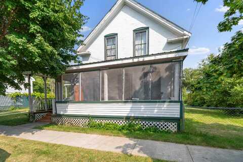 15 Spruce Street, Saint Albans, VT 05478