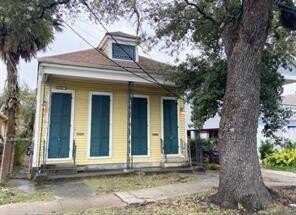 8316 S CLAIBORNE Avenue, New Orleans, LA 70118