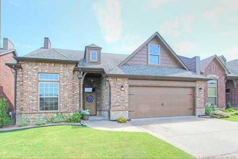 10938 E 83rd Place, Tulsa, OK 74133