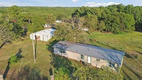 9275 Hedge Road, Henryetta, OK 74437