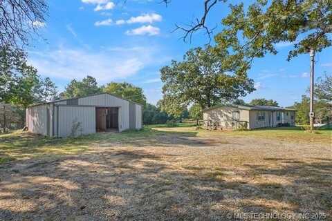 9275 Hedge Road, Henryetta, OK 74437