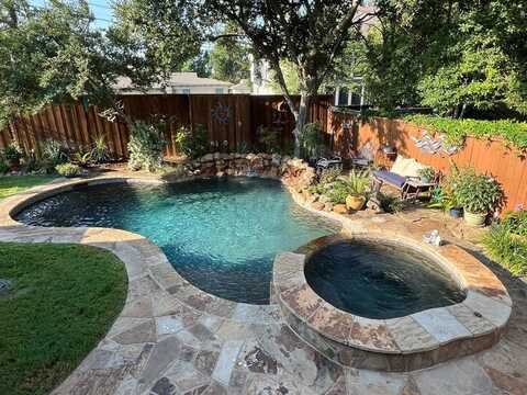 2644 Dixiana Drive, Farmers Branch, TX 75234