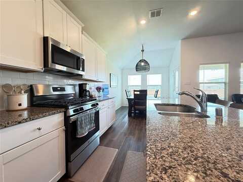 3903 Pioneer Drive, Heartland, TX 75126