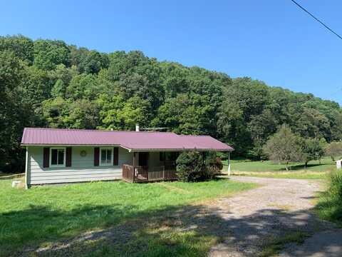697 Haddox Run Rd, Pennsboro, WV 26415