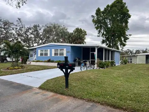 5872 Camelot Drive South, Sarasota, FL 34233
