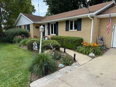 2137 Bluewater Drive, Warsaw, IN 46580