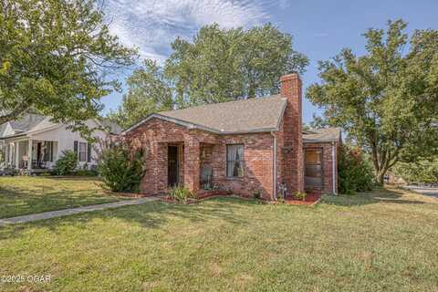 1301 W Nelson Street, Webb City, MO 64870
