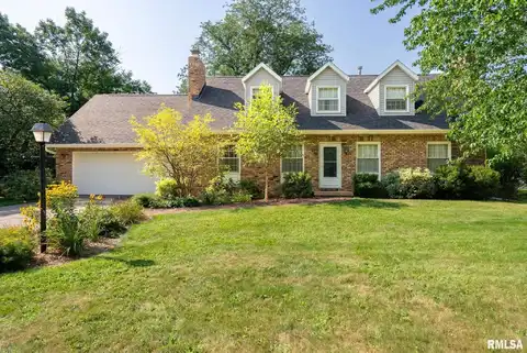 2105 E 46TH Street, Davenport, IA 52807
