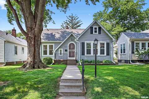 3016 ARLINGTON Avenue, Davenport, IA 52803