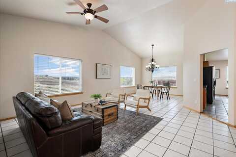 1937 Mountain View Drive, Prosser, WA 99350