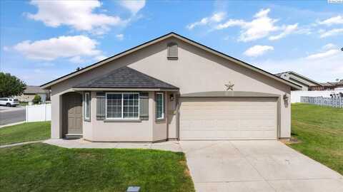 3206 Calder Ln, Pasco, WA 99301