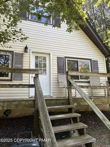 1360 Clover Road, Long Pond, PA 18334