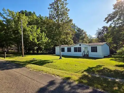 25 Beverly Hills Dr, Poplarville, MS 39470