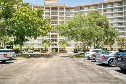 3507 Oaks Way, Pompano Beach, FL 33069