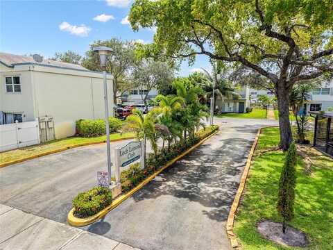 3001 NW 4th Ter, Pompano Beach, FL 33064