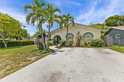 740 SW 9TH ST, Hallandale Beach, FL 33009