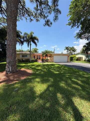 1000 SE 13th Ct, Deerfield Beach, FL 33441