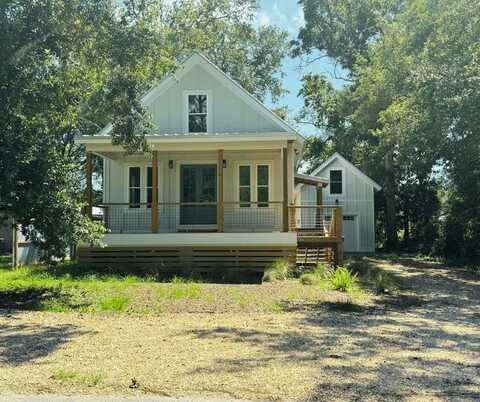 216 15th St, Apalachicola, FL 32320