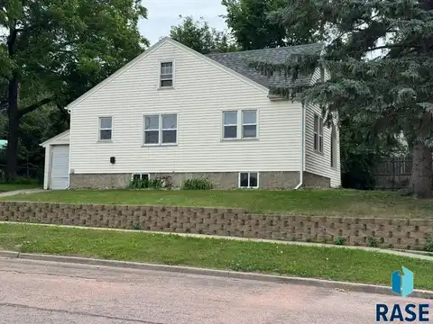1330 W 14th St, Sioux Falls, SD 57104