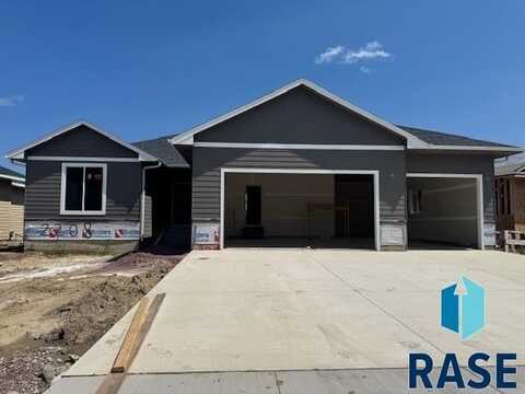 2208 S Saddle Ridge Dr, Sioux Falls, SD 57110