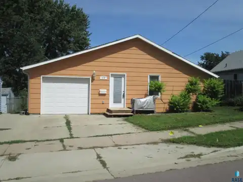 528 W Bailey St, Sioux Falls, SD 57104