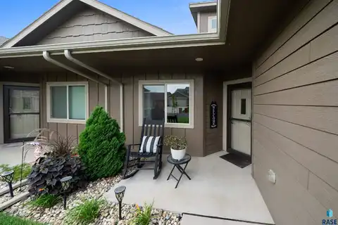 4308 W Kinsley Pl, Sioux Falls, SD 57108
