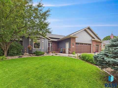 605 S Palmer Dr, Brandon, SD 57005