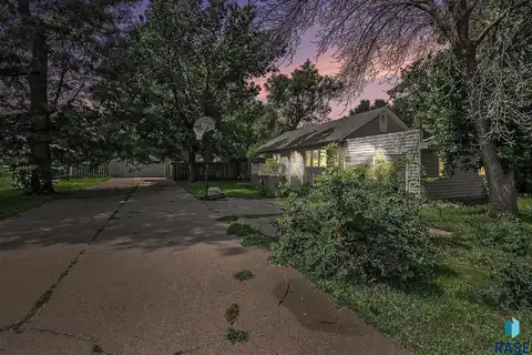 3131 N Jessica Ave, Sioux Falls, SD 57104