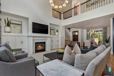 1408 S Scarlet Oak Trl, Sioux Falls, SD 57110