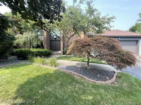 2 Brookwood Lane, Dearborn, MI 48120