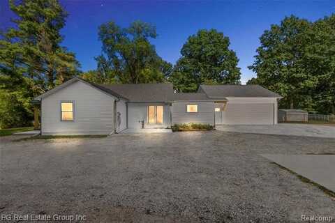 5771 Gratiot Avenue, St Clair, MI 48079