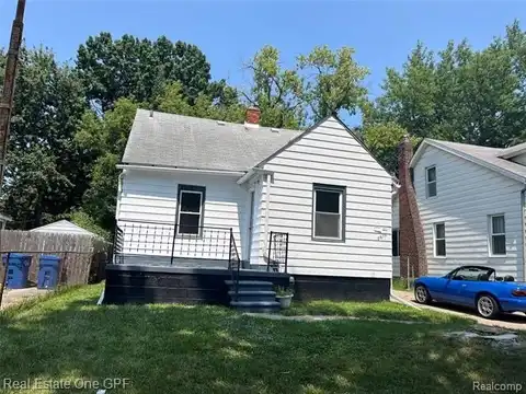 8679 CHALMERS Avenue, Warren, MI 48089