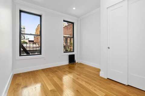 409 East 84th Street, New York, NY 10028